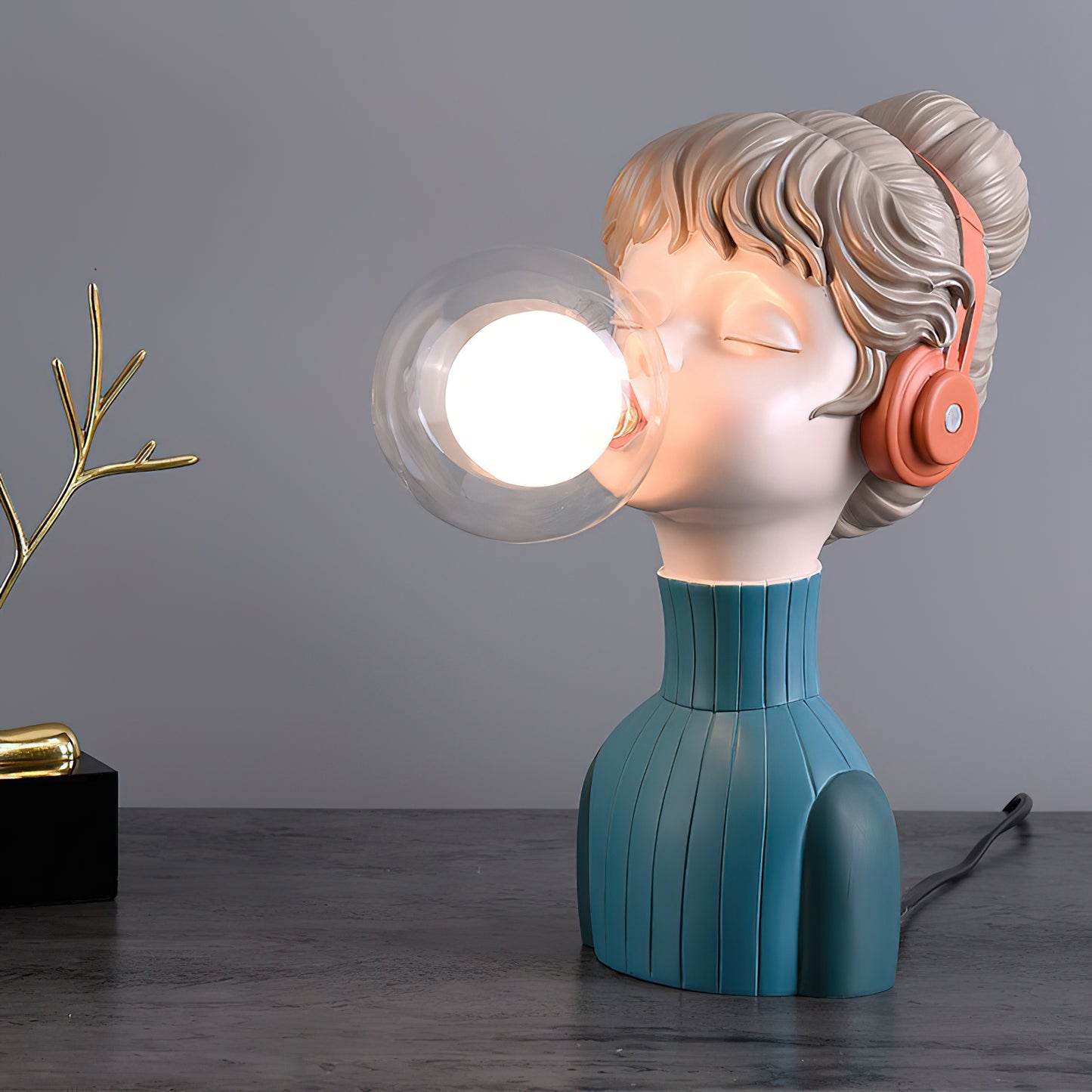 Resin Series-Headphone Girl Desk Lamp