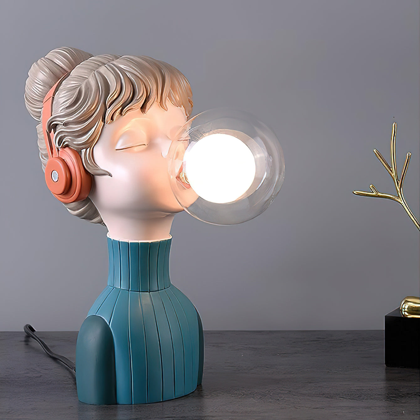 Resin Series-Headphone Girl Desk Lamp
