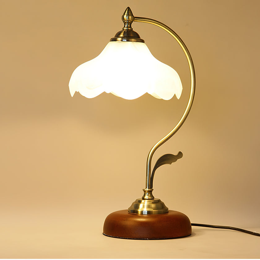 مصباح طاولة زهرة الرجعية