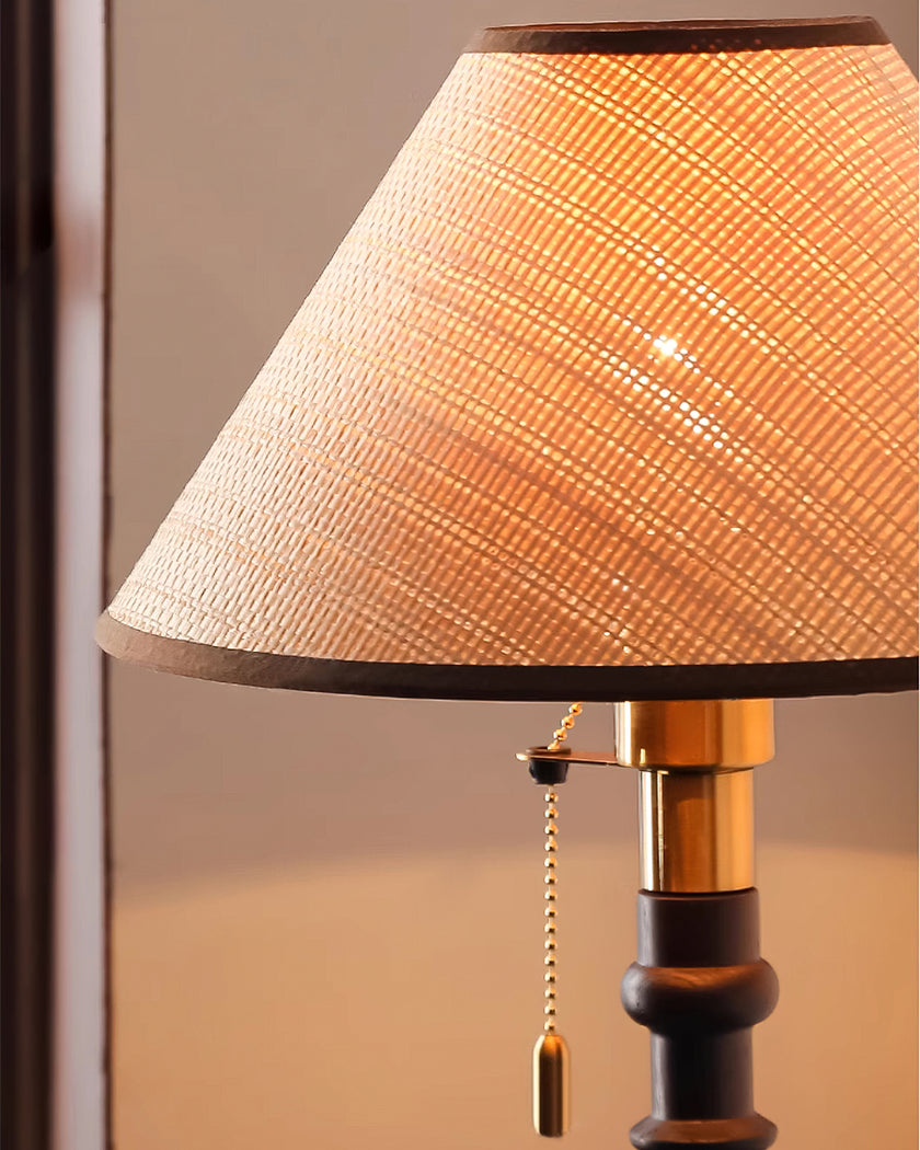 Valinte Table Lamp