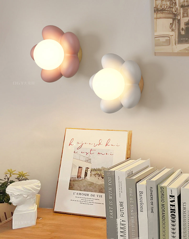 Warm Flower Resin Wall Lamp