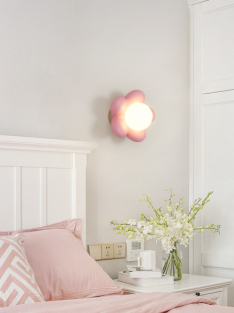 Warm Flower Resin Wall Lamp