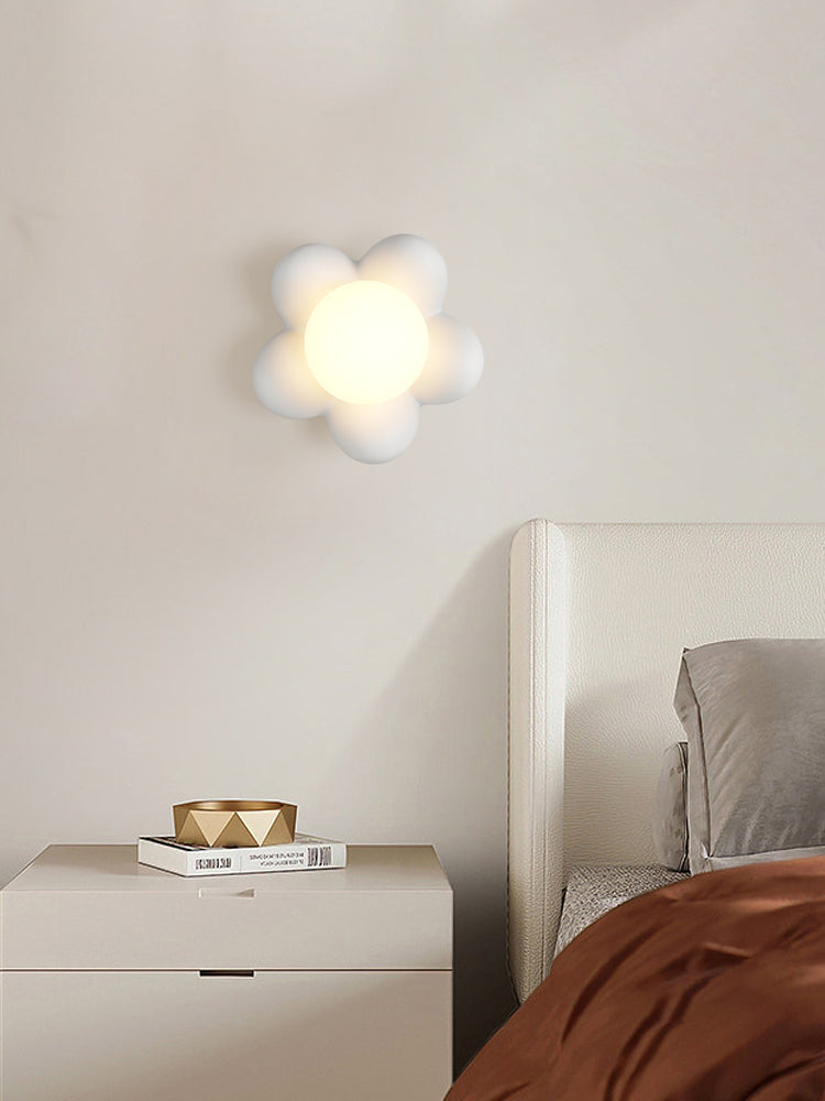 Warm Flower Resin Wall Lamp