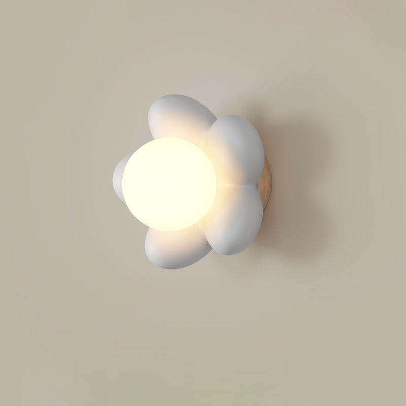 Warm Flower Resin Wall Lamp