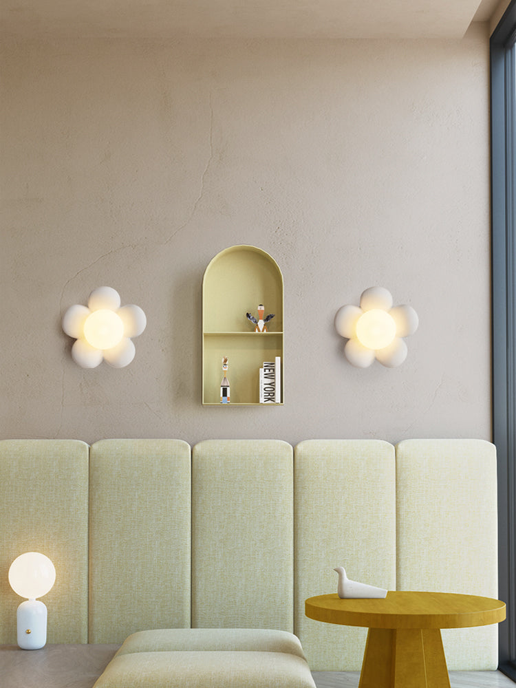 Warm Flower Resin Wall Lamp