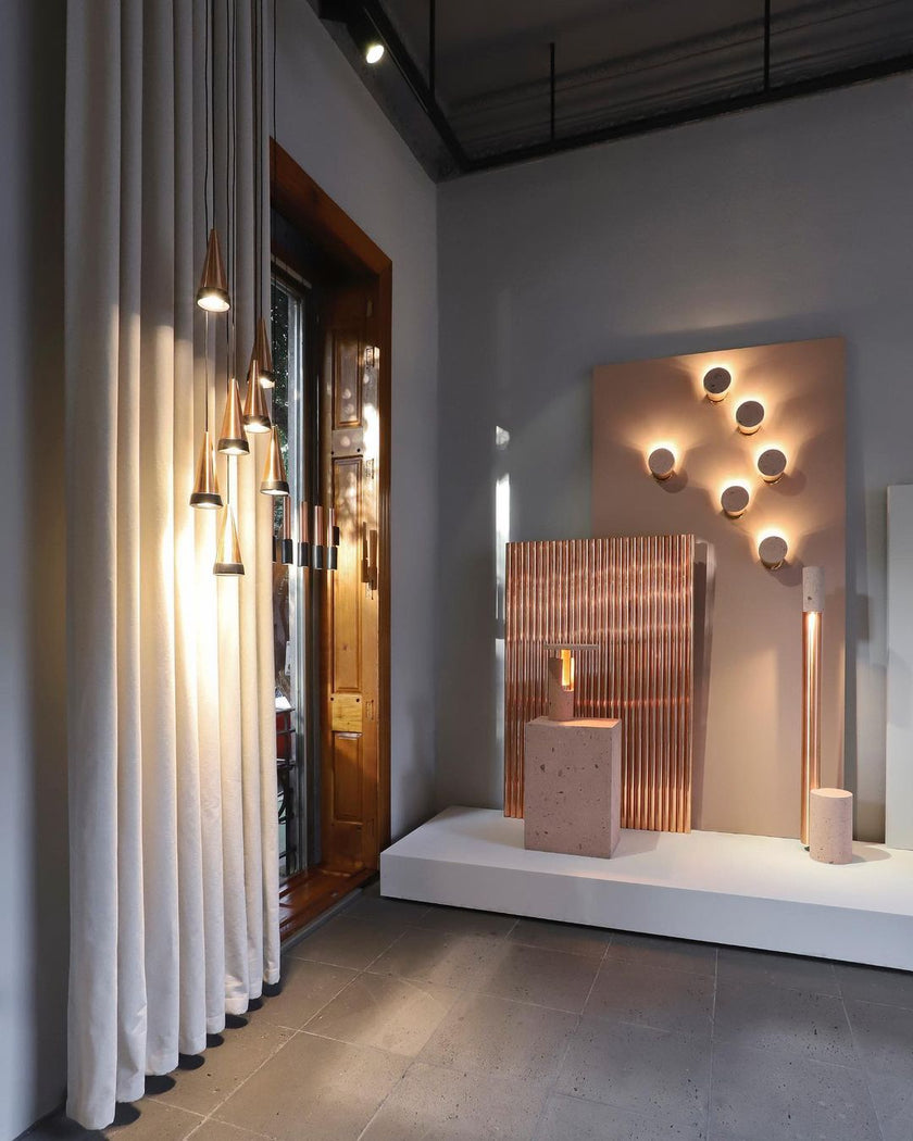 مصباح حائط أمبرا