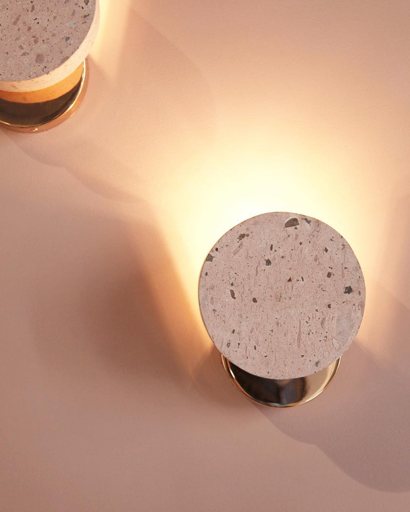 مصباح حائط أمبرا