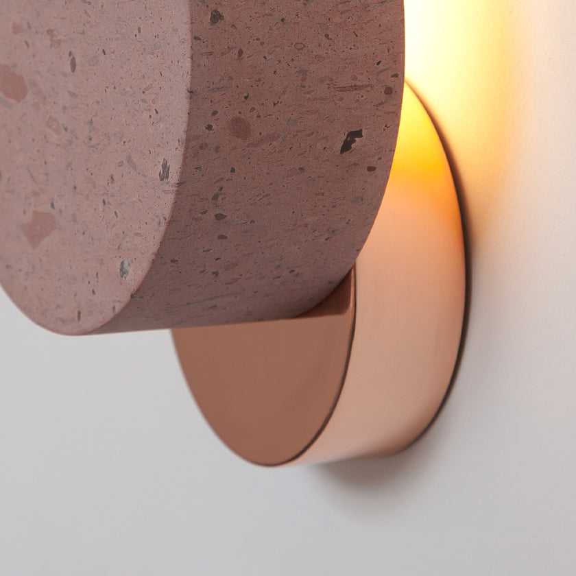 مصباح حائط أمبرا