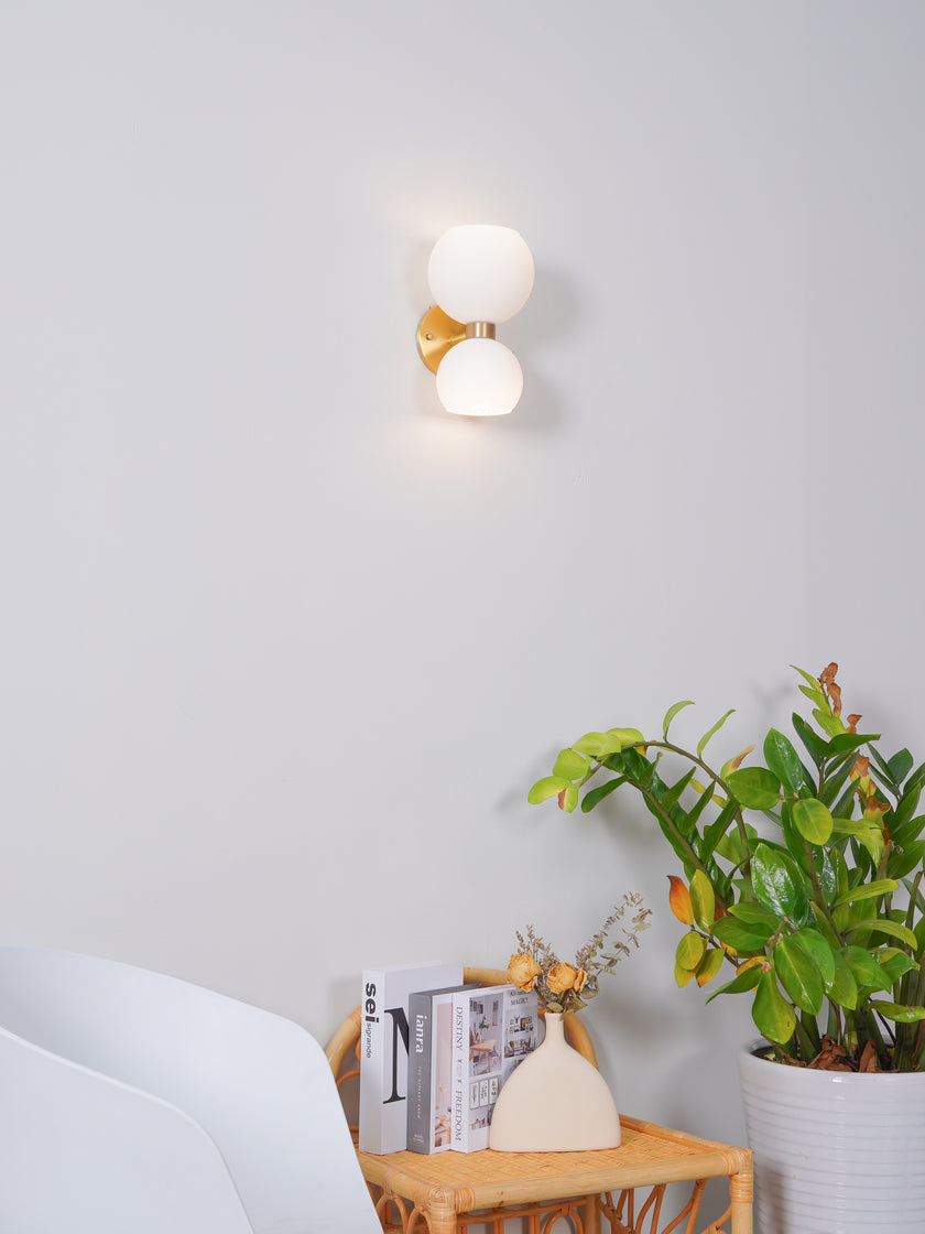 Bettys Wall Lamp