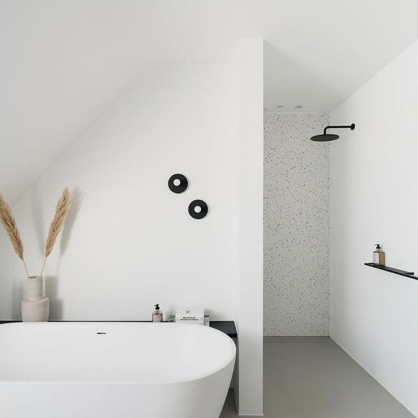 مصباح حائط منقط