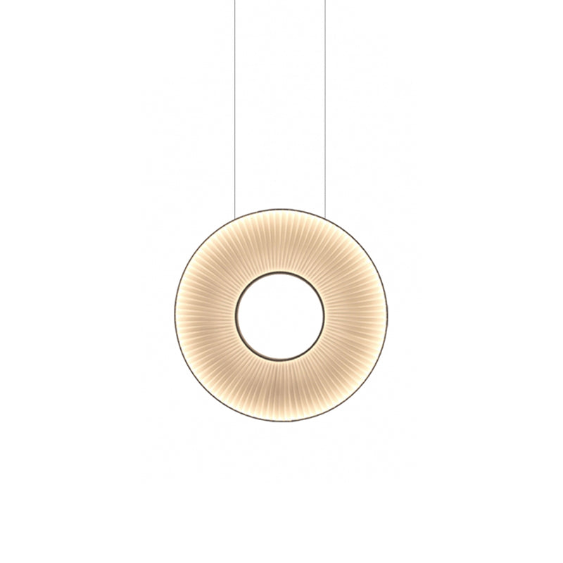 القزحية قلادة الخفيفة