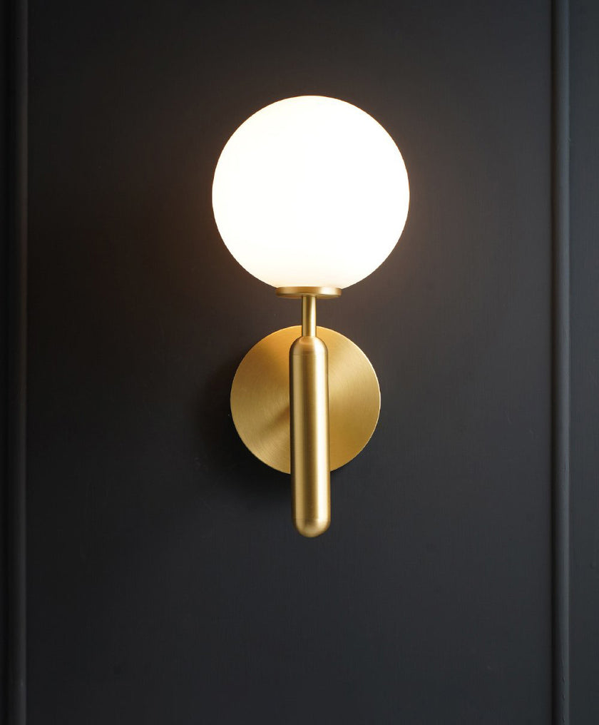 Miira Wall Lamp