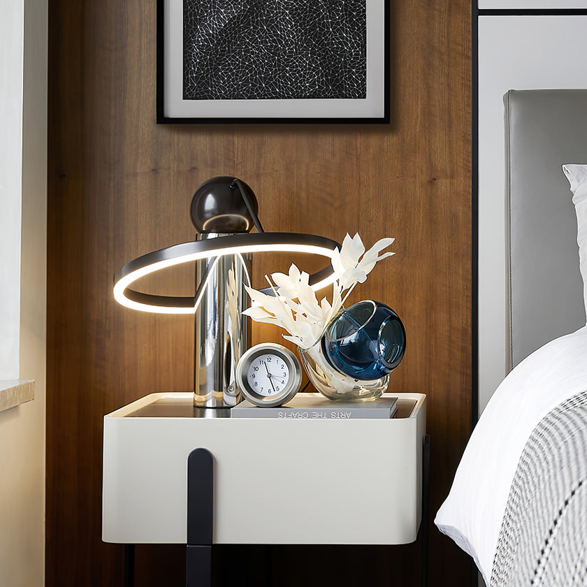 Misplaatste tafellamp