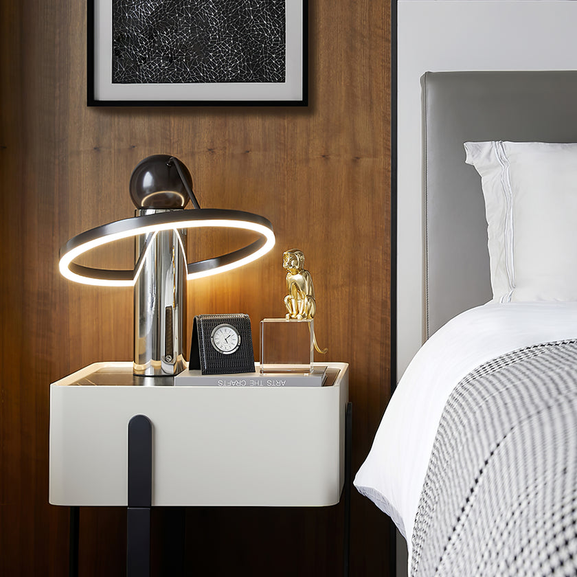 Misplaatste tafellamp