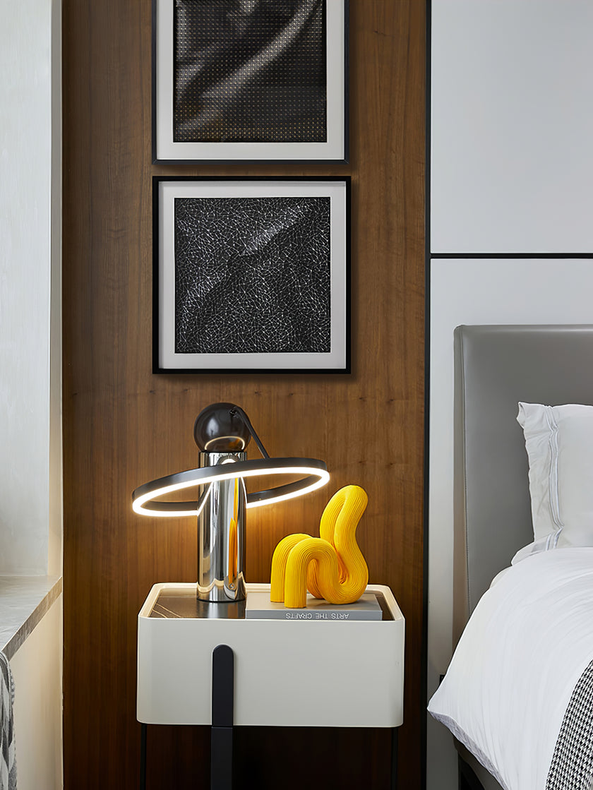 Misplaatste tafellamp