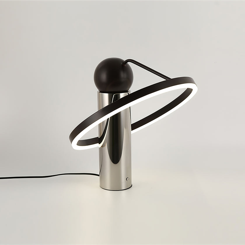 Misplaatste tafellamp