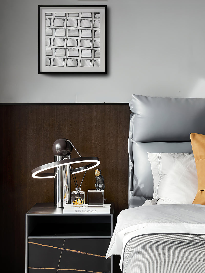 Misplaatste tafellamp