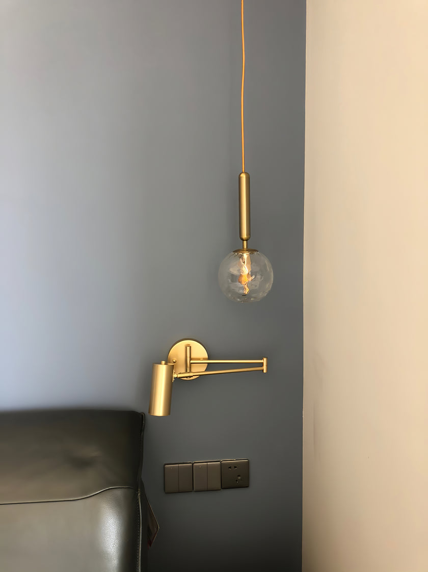 Applique murale à bras oscillant