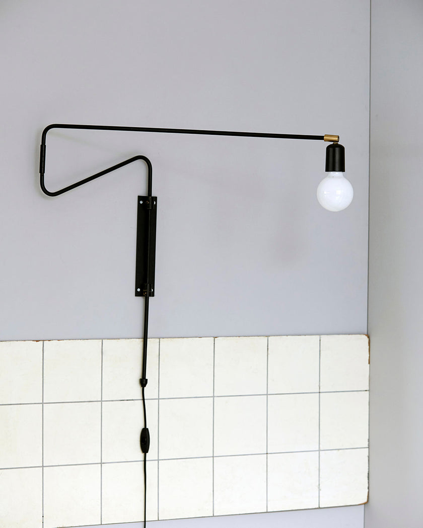 Schommel Wandlamp