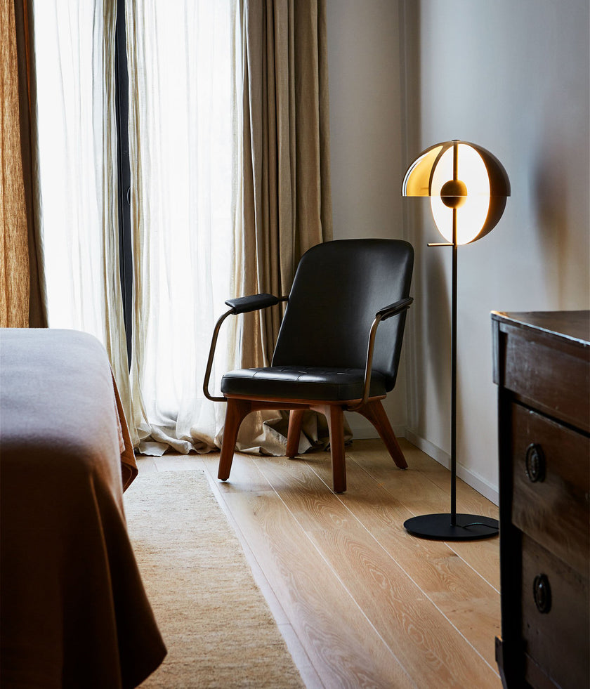 Theia Stehlampe