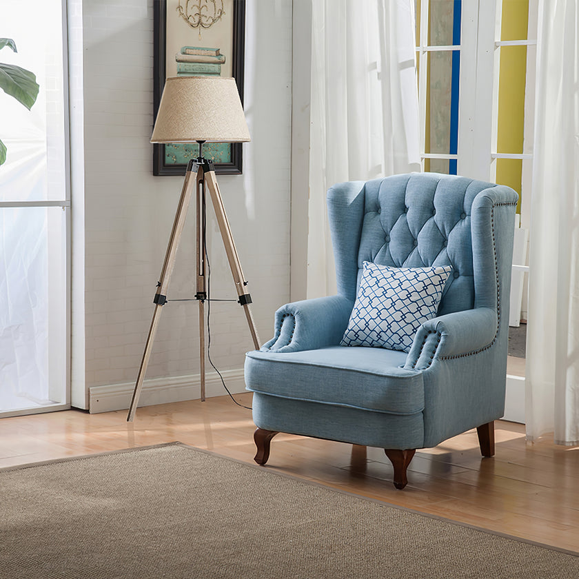 مصباح ارضي ثلاثي القوائم