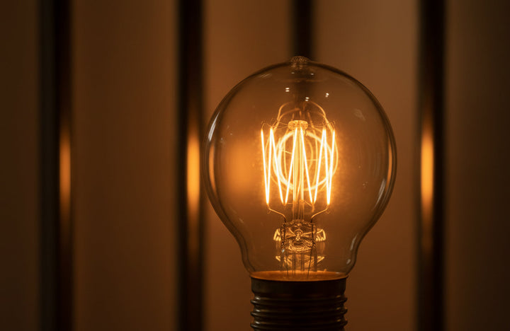 ✨ Illuminating Life: A Deep Dive into the Secrets of Classic and Modern Light Bulbs