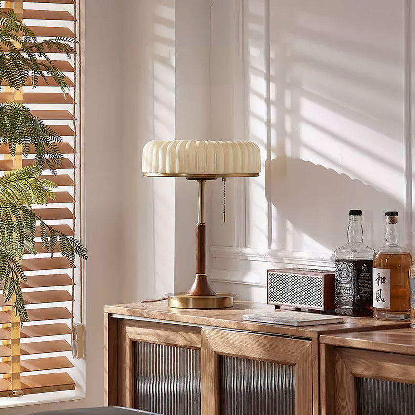 Apuila Table Lamp
