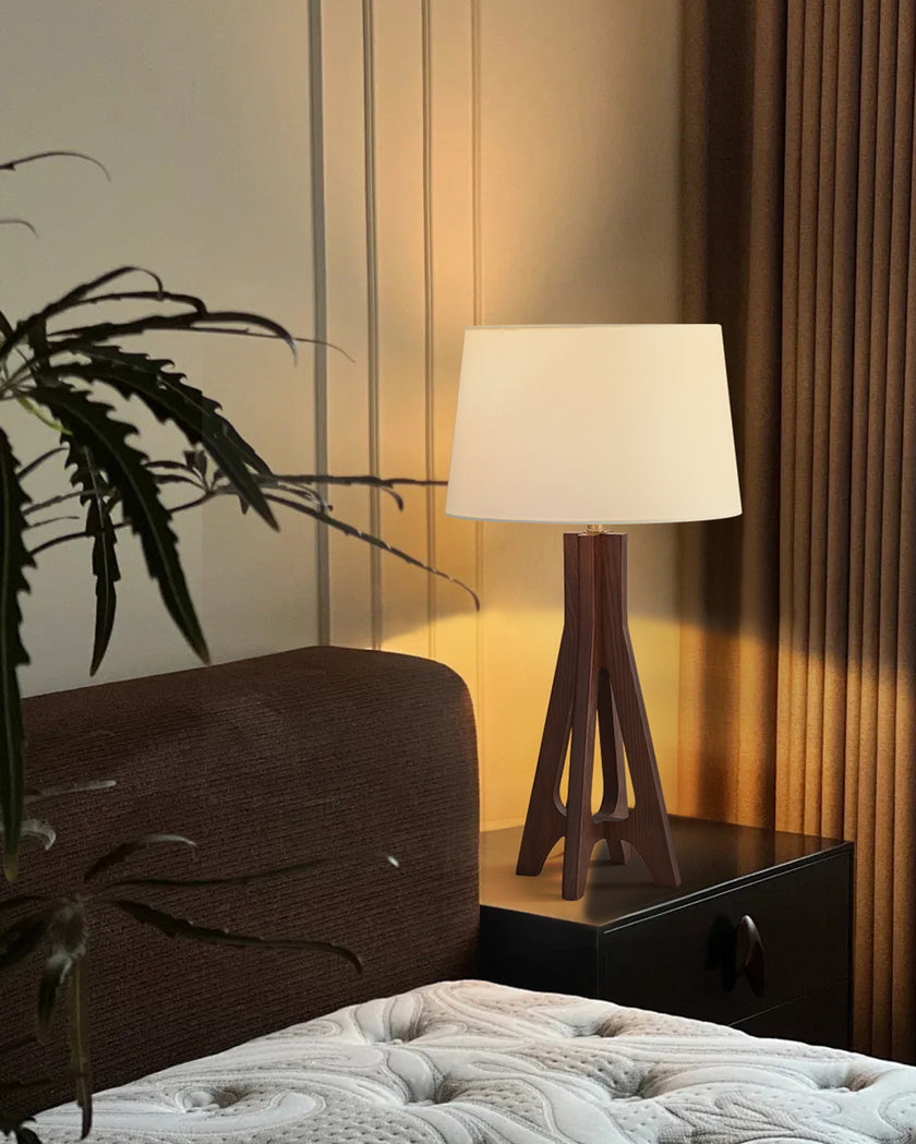 Beckler Table Lamp