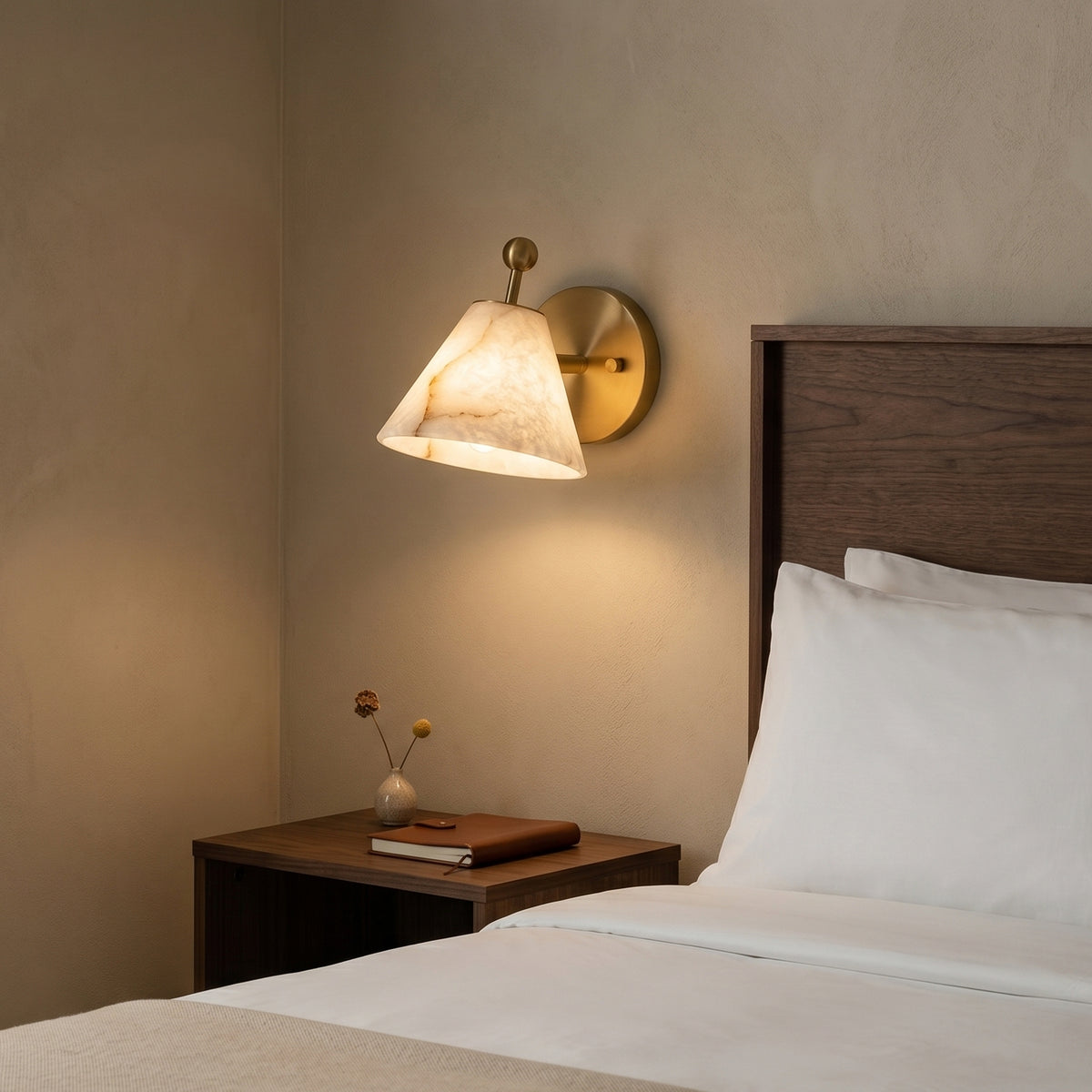 Caldrion Alabaster Wall Sconce – detail 2
