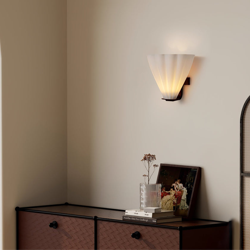 Chilton Wall Lamp