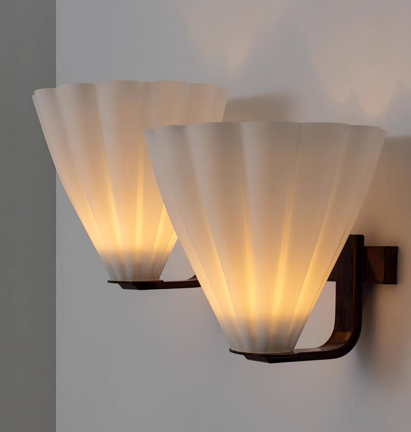 Chilton Wall Lamp