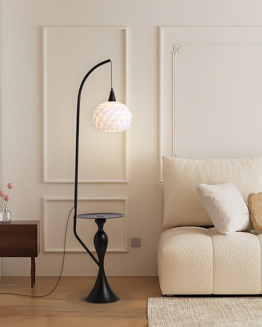 Curvatura Floor Lamp