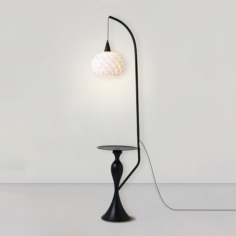 Curvatura Floor Lamp