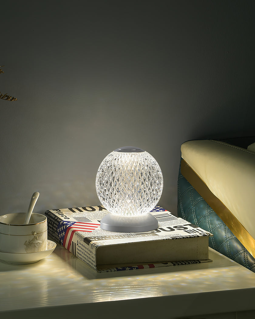 مصباح طاولة على شكل كرة ألماسية مزود ببطارية مدمجة