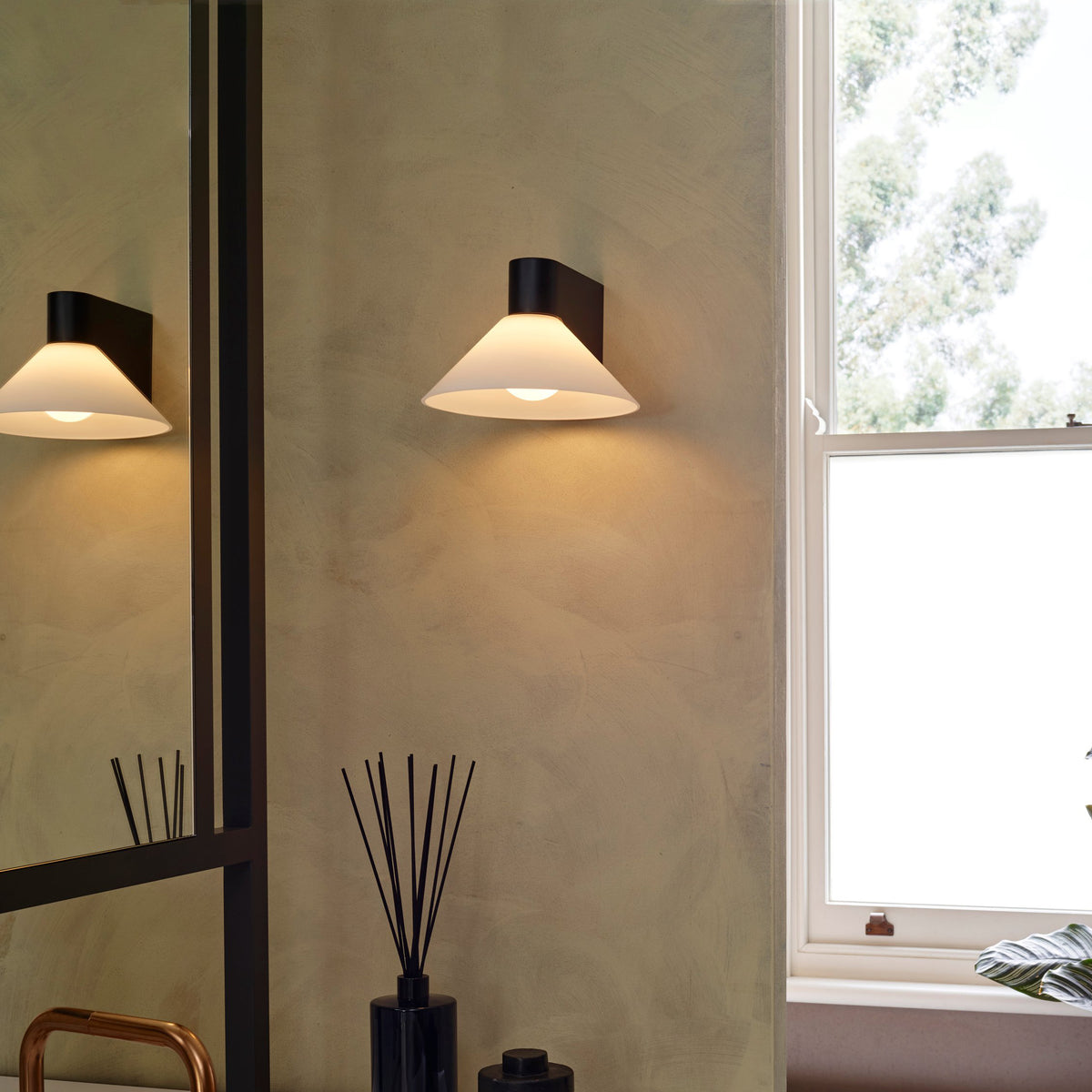 Elonia Conic Wall Light – detail 2