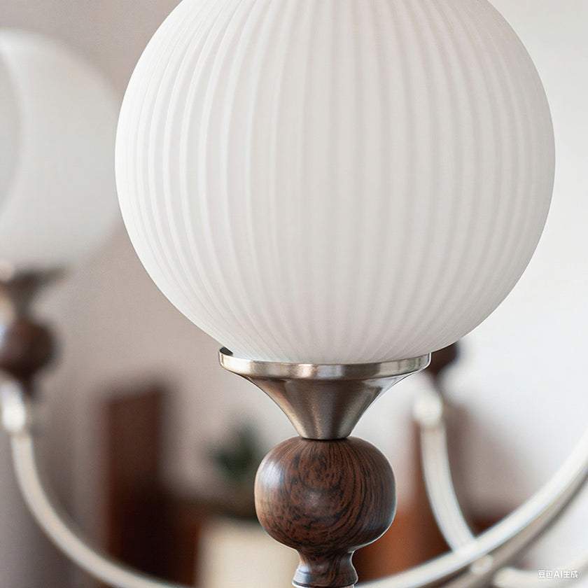 Erica Chandelier