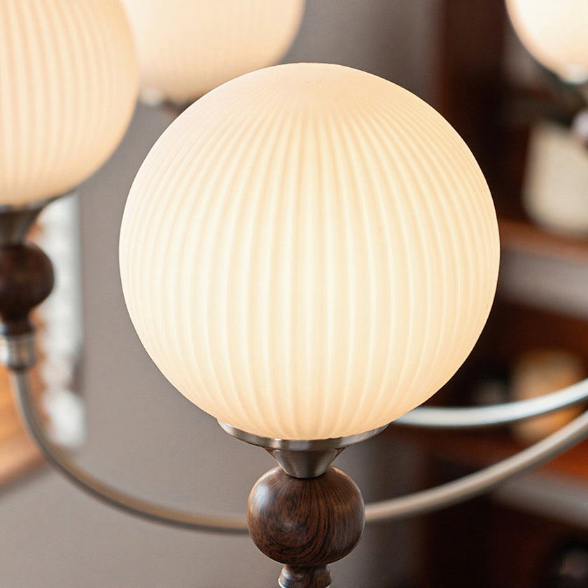 Erica Chandelier