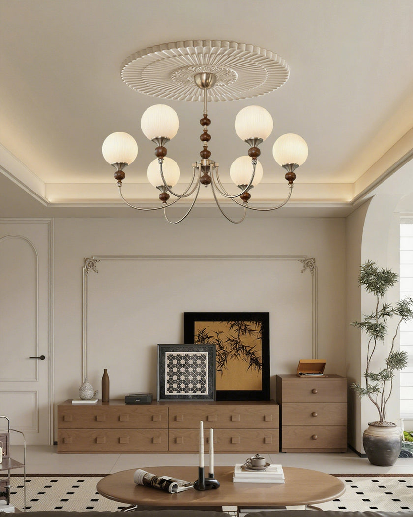 Erica Chandelier