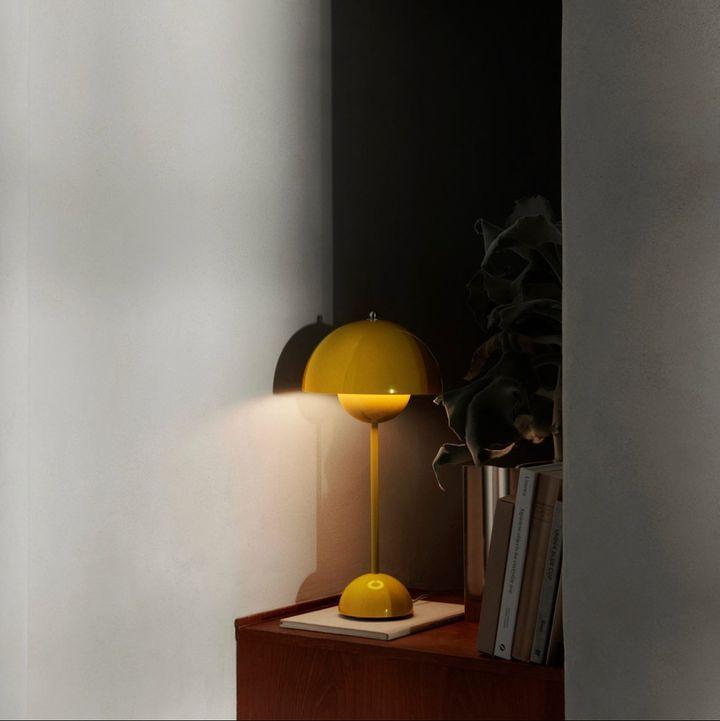 Flowerpot Portable Table Lamp