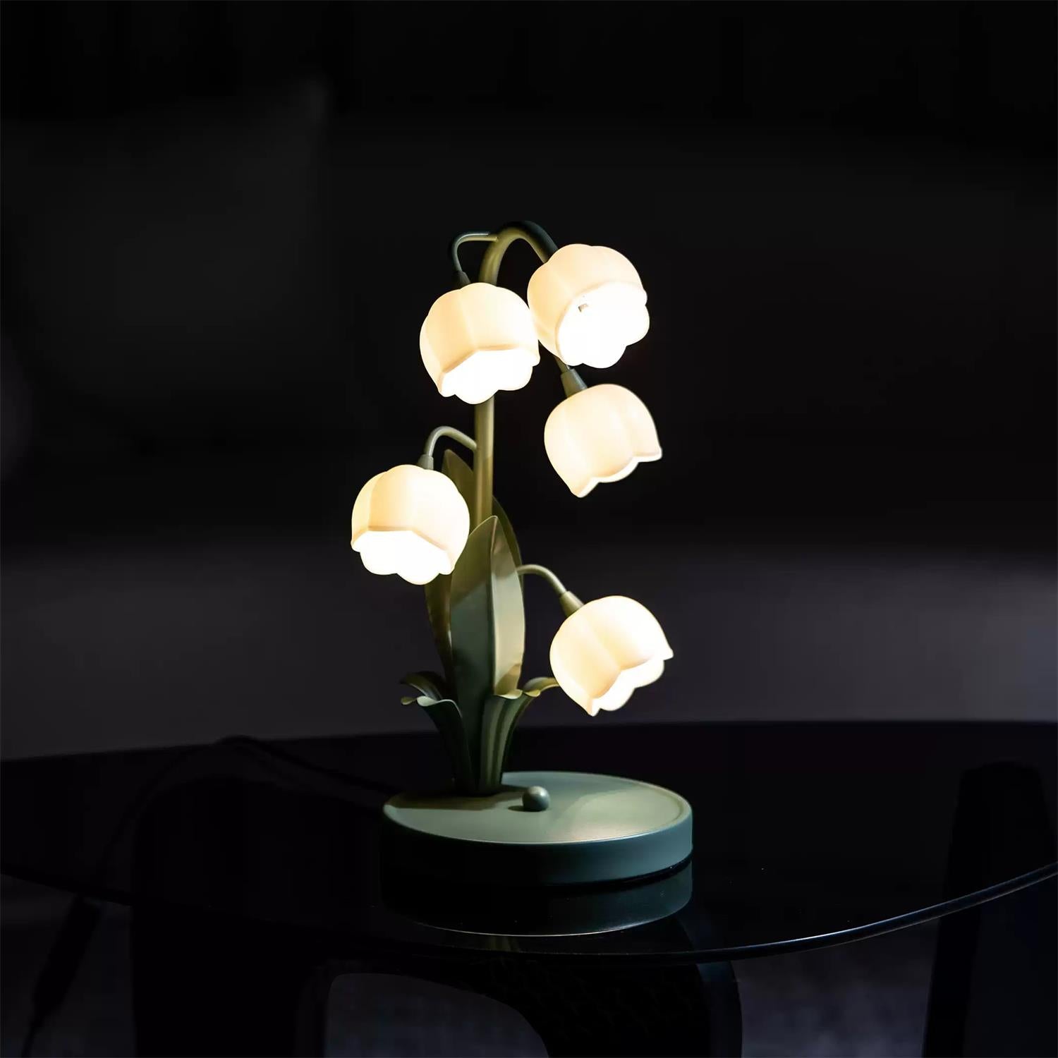 Green Lily Table Lamp – Mooijane