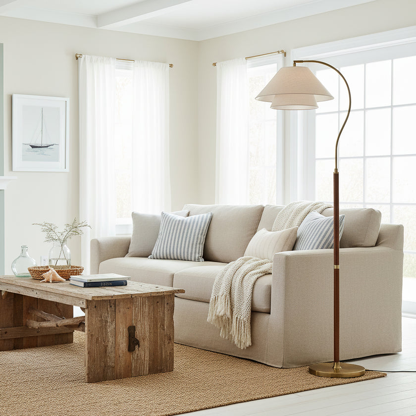 Hands Garner Floor Lamp