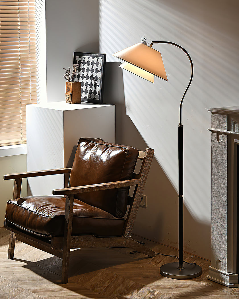 Hands Garner Floor Lamp