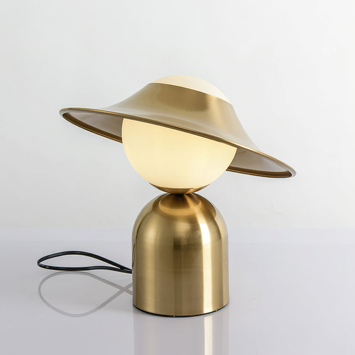 Hat Shaped Table Lamp – detail 2