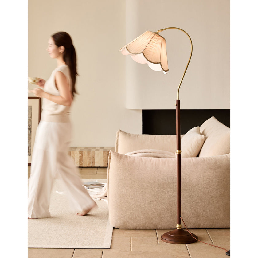 Cernua Floor Lamp