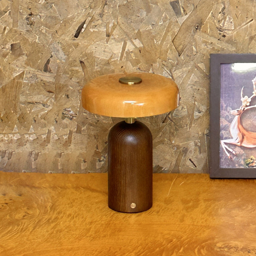 Kaelvorn Table Lamp