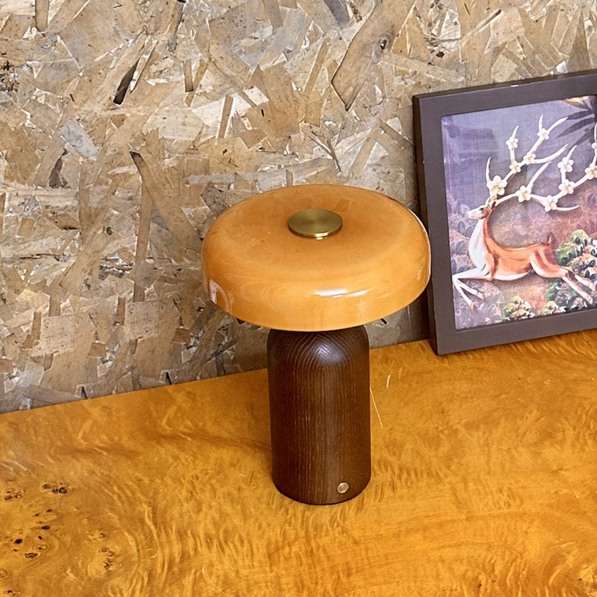 Kaelvorn Table Lamp