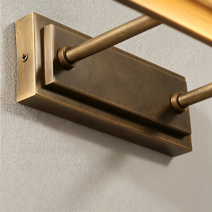 Linevra Wall Sconce