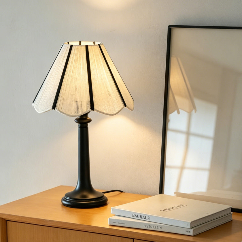 Lunwold Table Lamp