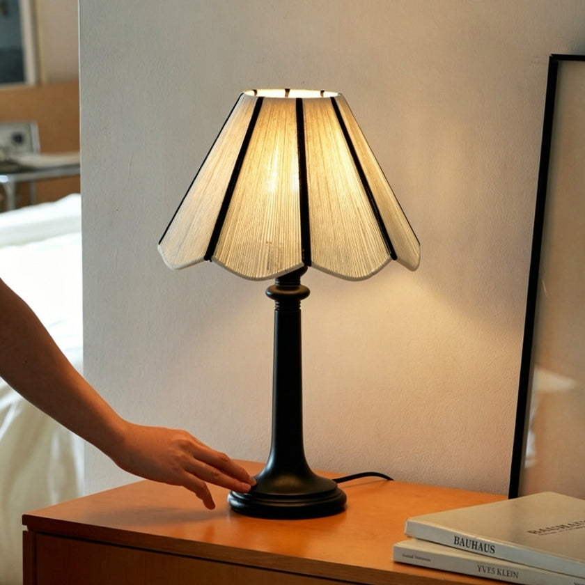 Lunwold Table Lamp