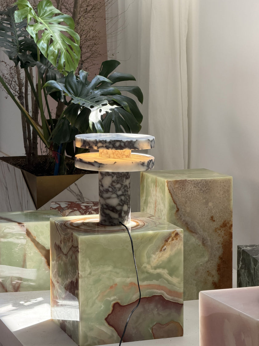 Viresta Table Lamp